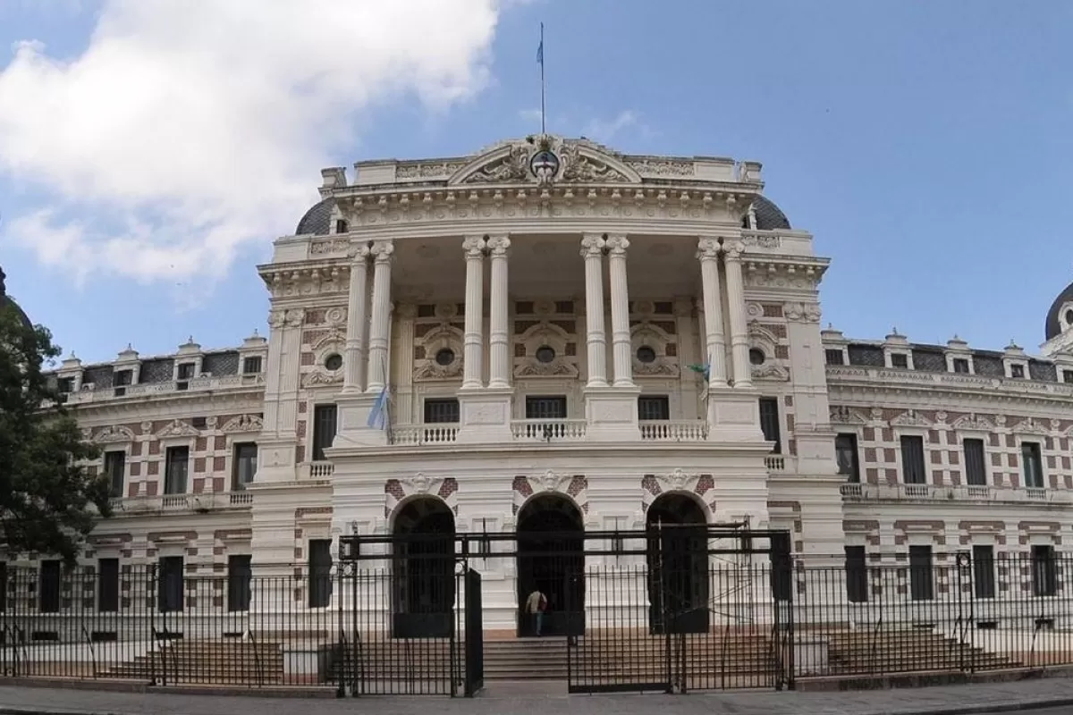 Buenos Aires necesit&oacute; 3,28 billones de pesos para sostener sus compromisos tras un rojo financiero hist&oacute;rico