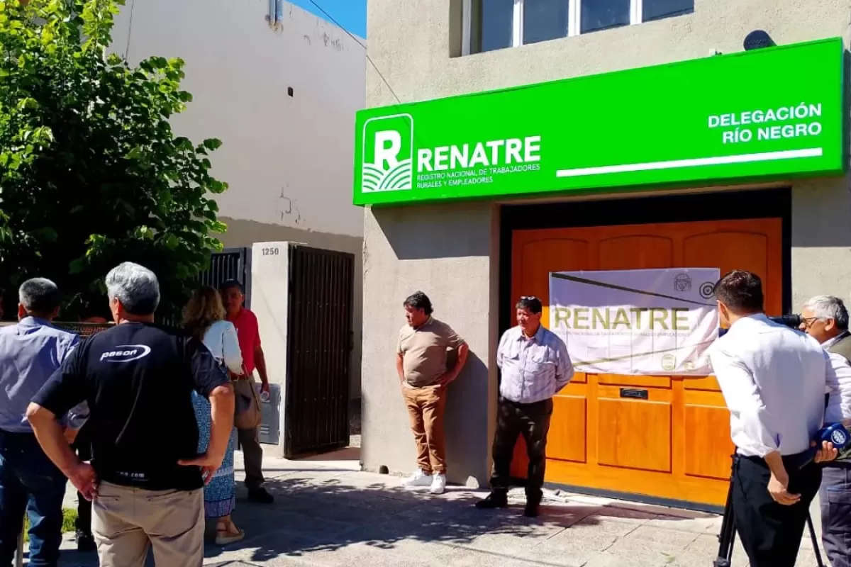 Denuncian que directores del RENATRE cobran hasta 15 millones por mes y cuestionan la falta de aval estatal