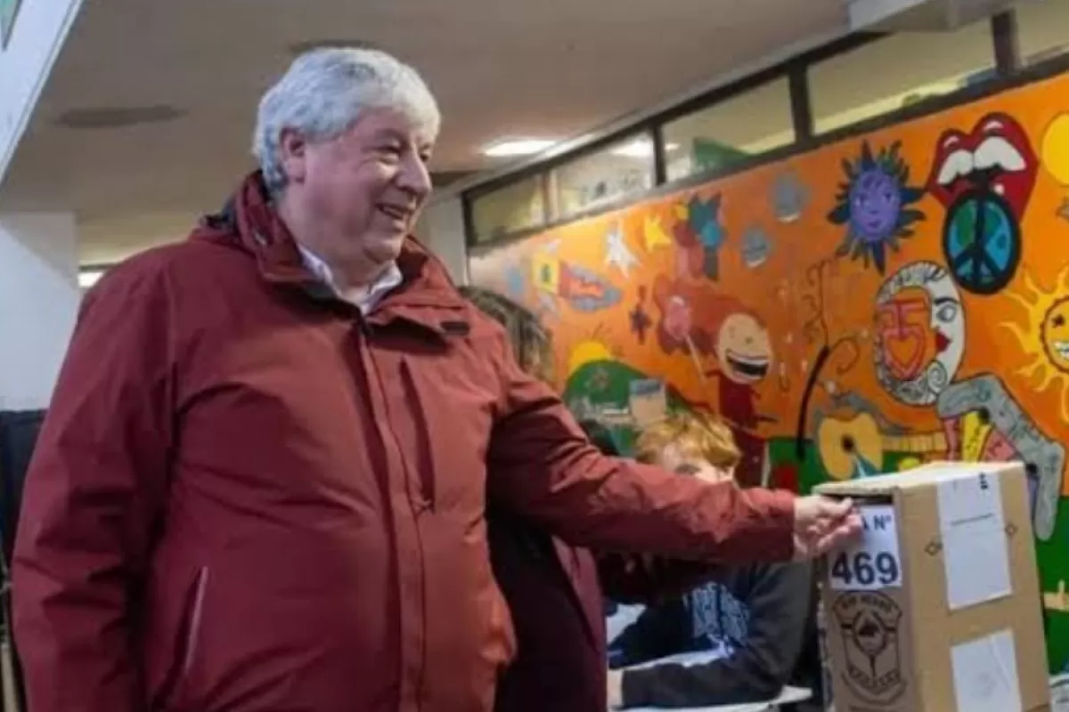 Walter Cort&eacute;s imagina un salto a R&iacute;o Negro y alimenta una carrera pol&iacute;tica pese a los problemas pendientes en Bariloche