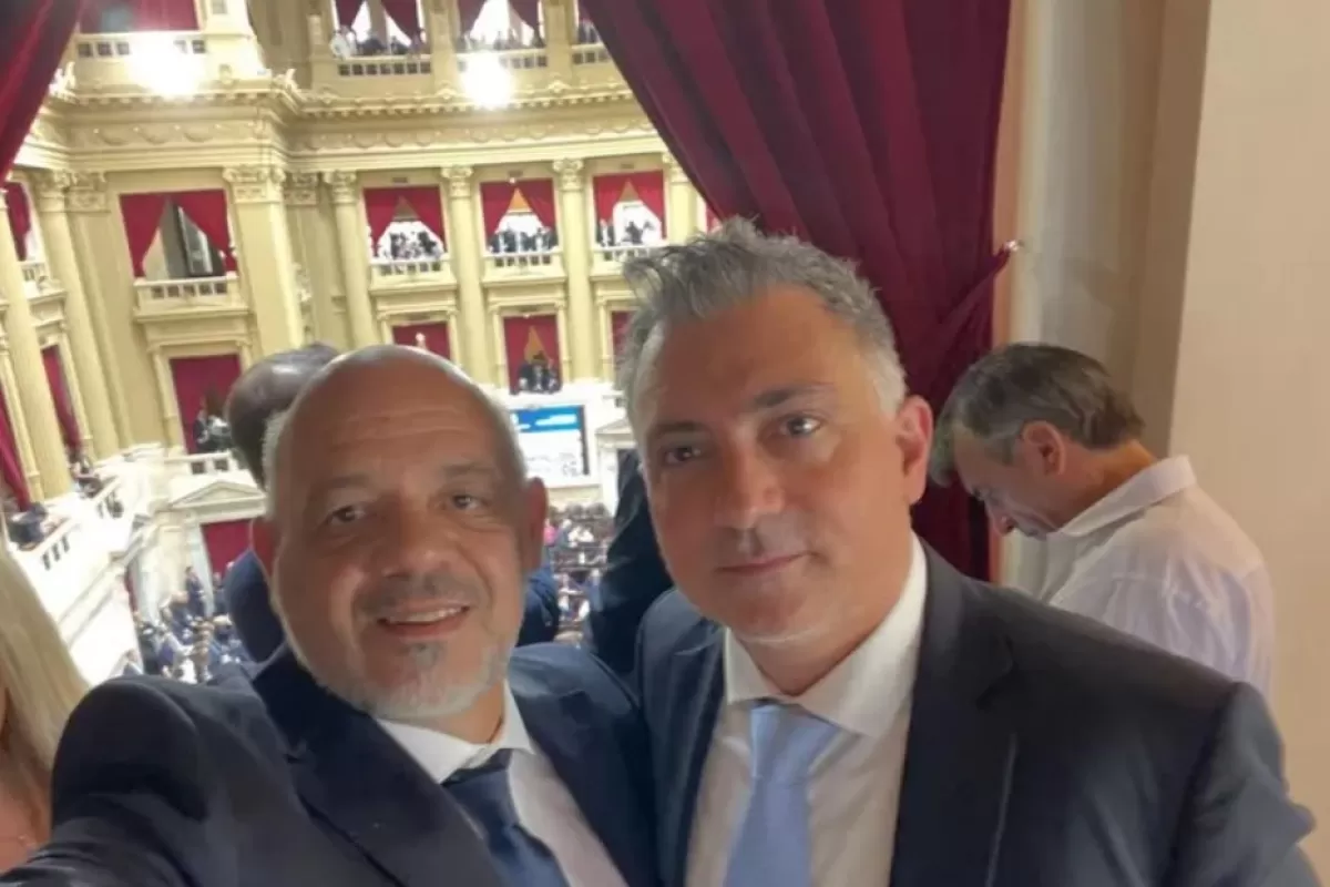 Crece la pol&eacute;mica alrededor de Carlos Curestis por presunta venta de cargos y manejo de fondos en La Libertad Avanza