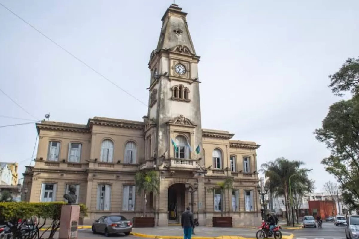 Un nuevo esc&aacute;ndalo golpea a Campana con acusaciones contra Gabriel Panno por una vivienda ocupada y facturas impagas