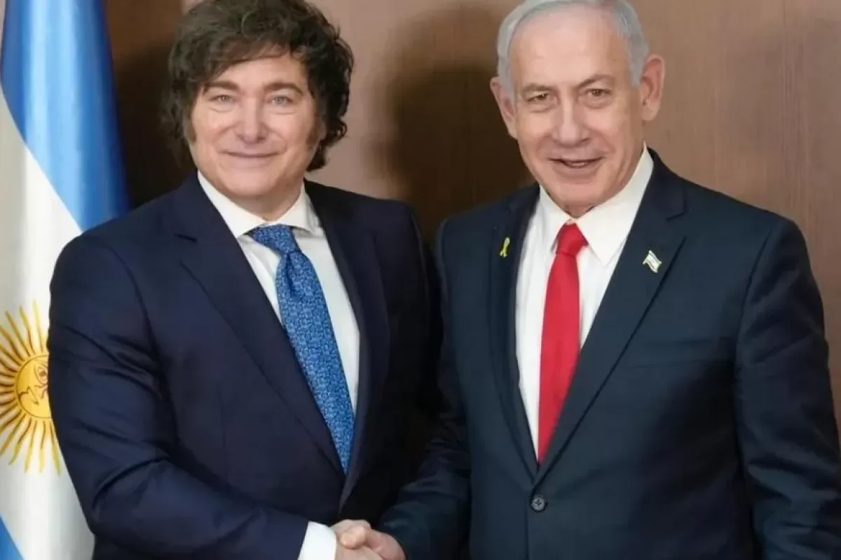 Milei se arrodilla ante Israel, muda la embajada a Jerusal&eacute;n y se lleva una mezuz&aacute; de misiles al despacho