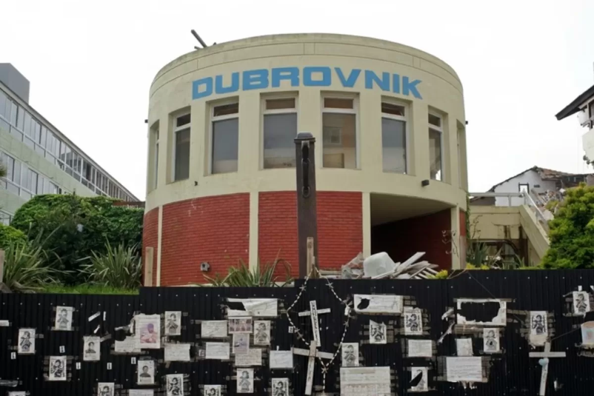 Villa Gesell vuelve a marchar por el Dubrovnik: rosario, velas y un reclamo de justicia que no prescribe