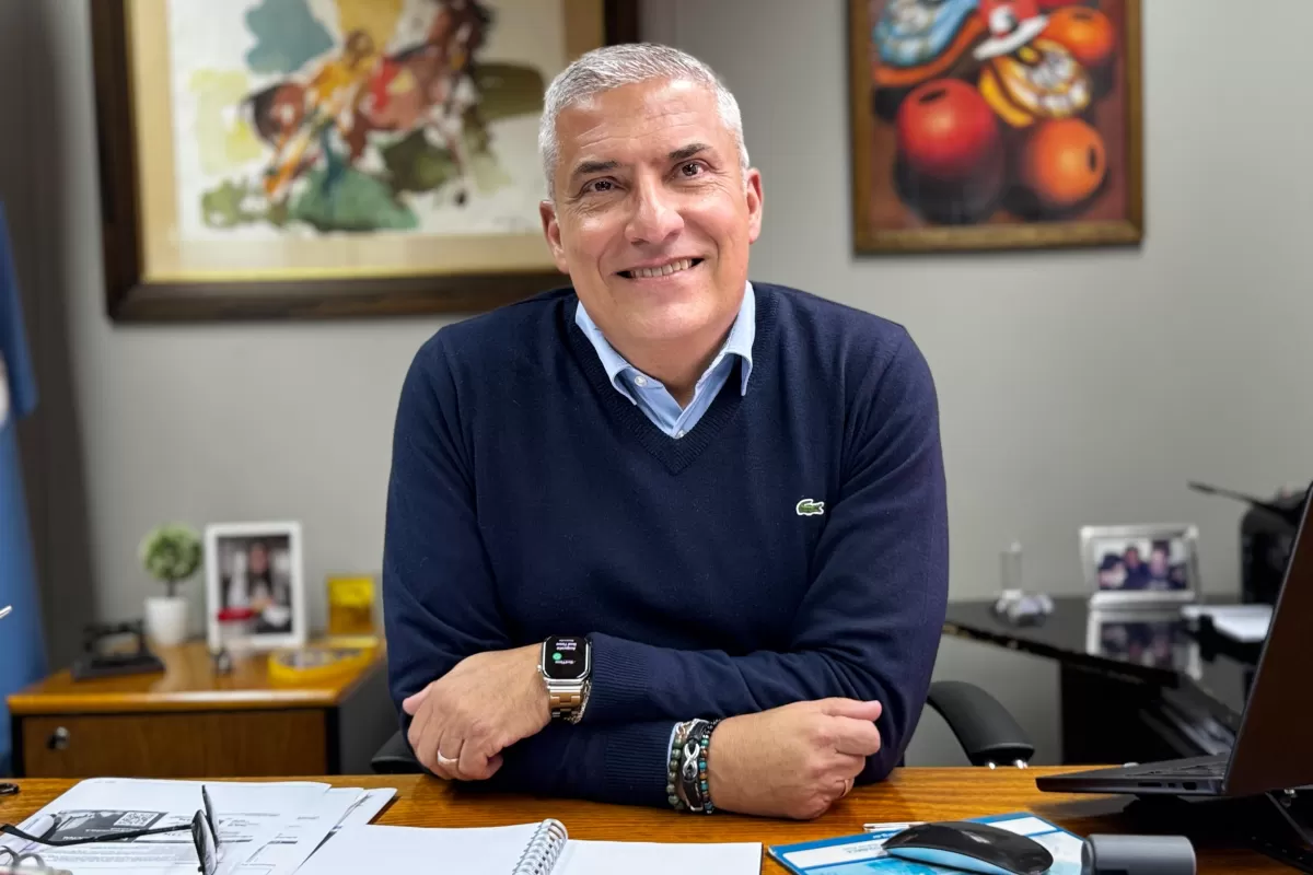 El apoyo de los distritos llev&oacute; a Claudio Cova a un in&eacute;dito tercer per&iacute;odo en FABA