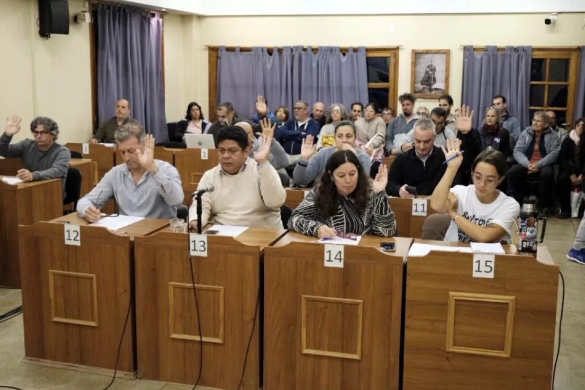 Villa Gesell qued&oacute; bajo tensi&oacute;n tras una sesi&oacute;n explosiva y concejales que denunciaron encierro
