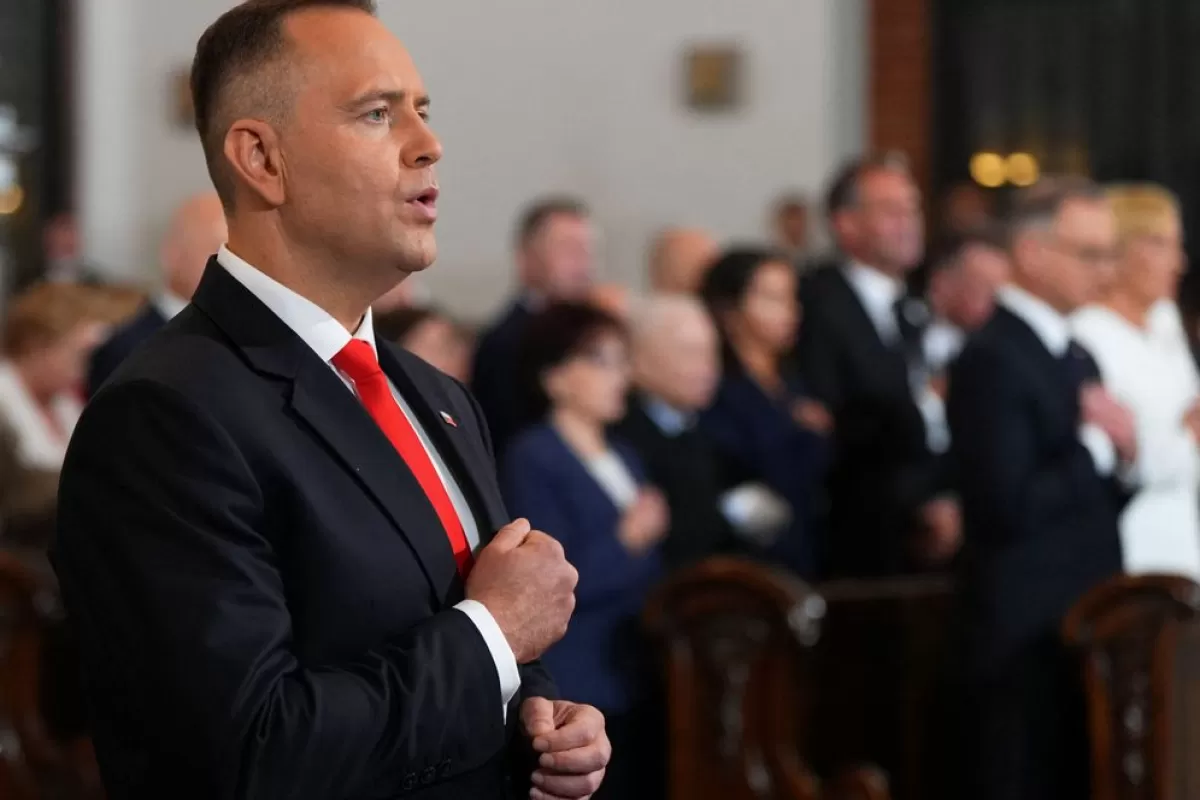 Nacionalista Karol Nawrocki es investido como nuevo presidente de Polonia