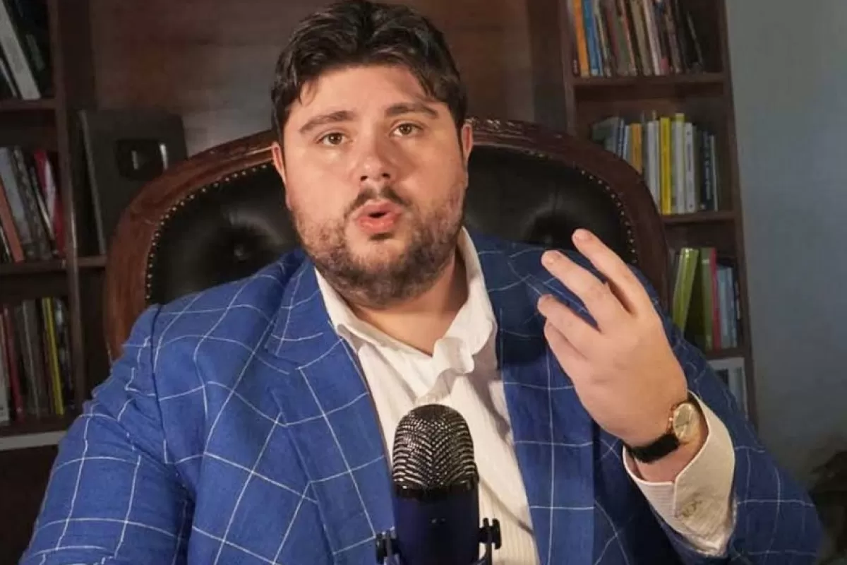 Nicol&aacute;s Mor&aacute;s desaf&iacute;a al oficialismo libertario mientras gana influencia con su defensa del modelo paraguayo