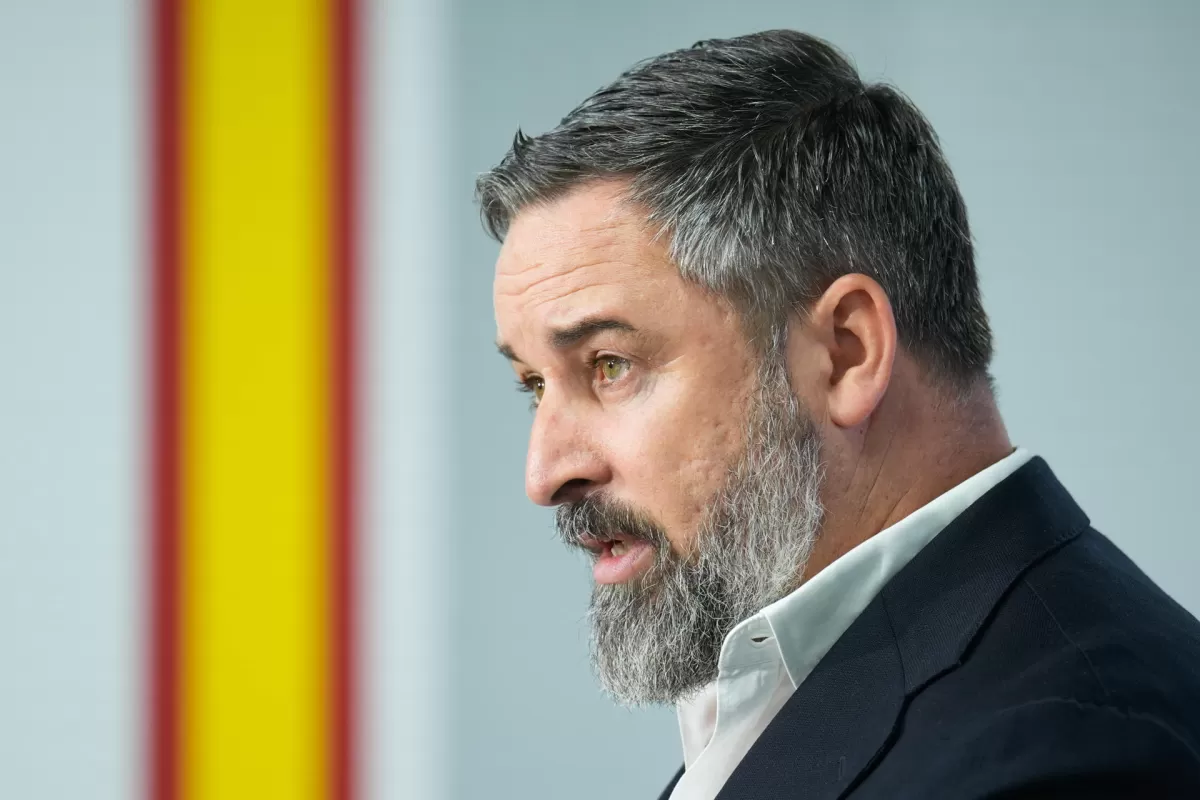 VIDEO | Vox, liderado por el nacionalista Santiago Abascal, acusa al Gobierno de Sánchez de estar acorralado y en sus "últimos coletazos" por audios contra la UCO