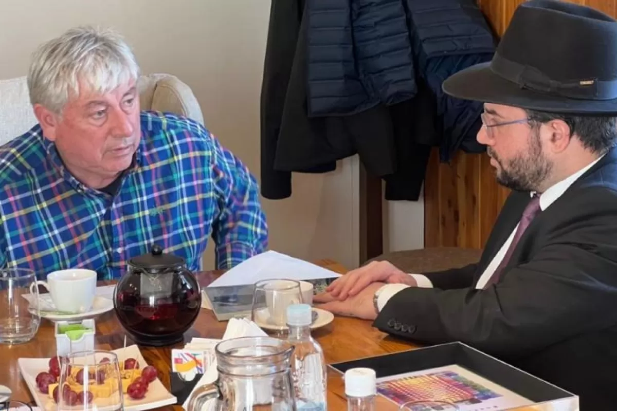 R&iacute;o Negro suma tensi&oacute;n pol&iacute;tica luego del encuentro entre Cort&eacute;s y el Gran Rabino en pleno debate regional