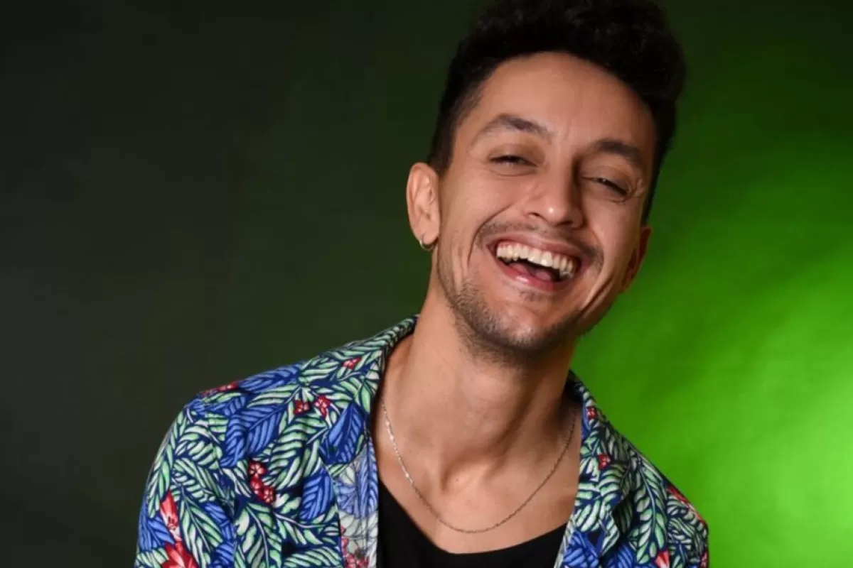 Una multitud escuch&oacute; a Lucho Arrieta durante la apertura del recital de Q&rsquo; Lokura en el Movistar Arena