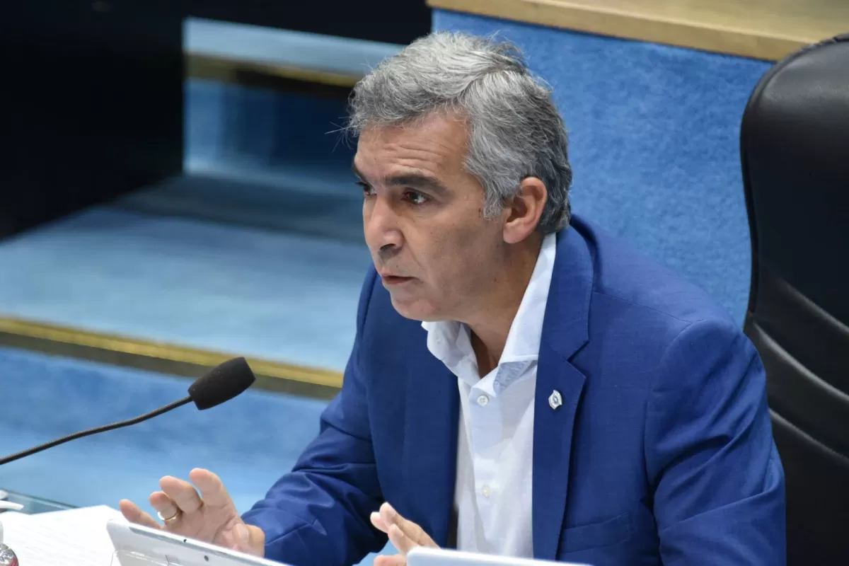 Río Negro atraviesa un clima de tensión por las promesas falsas atribuidas a Facundo López