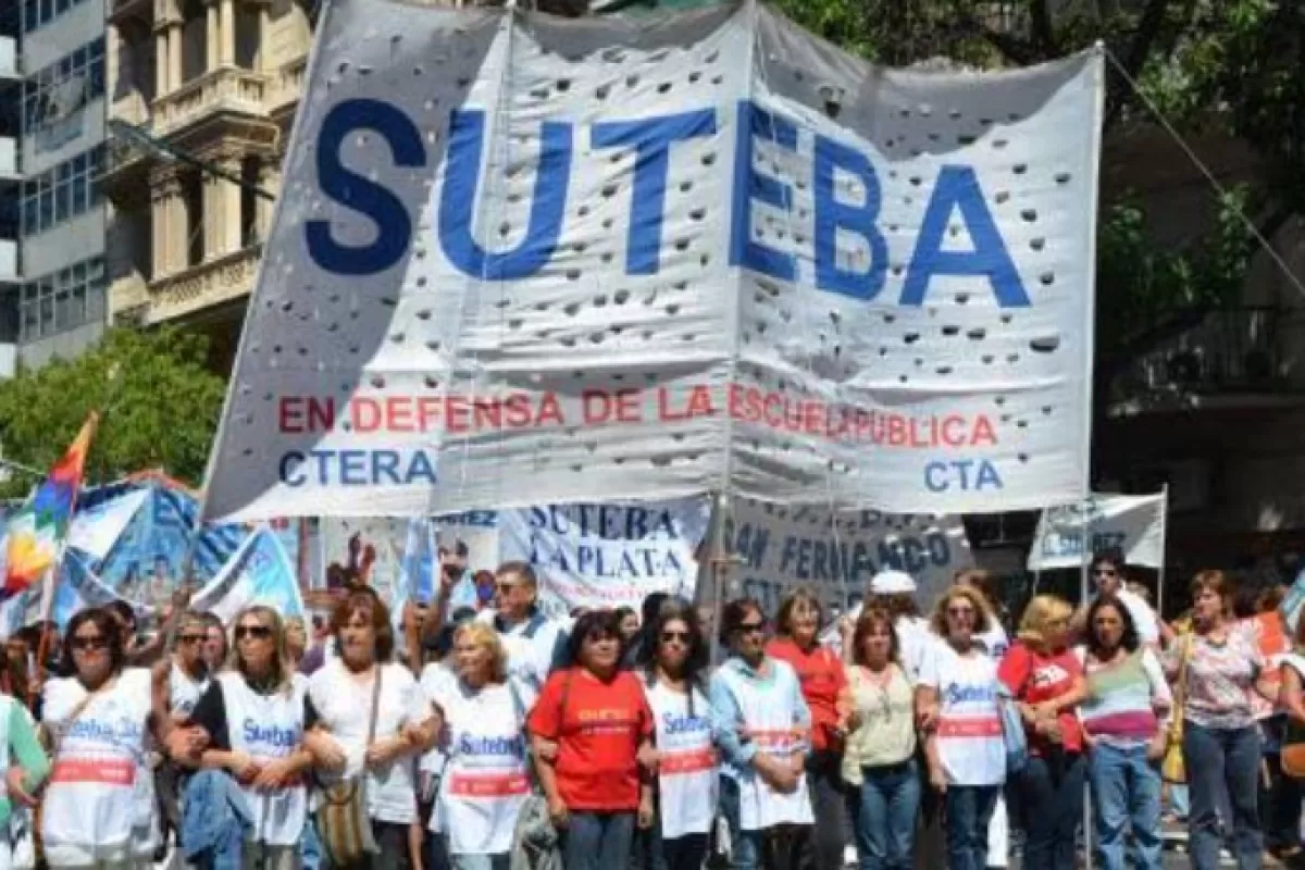 Una mesa de SUTEBA dentro de una escuela de Moreno abri&oacute; cuestionamientos por el cumplimiento del reglamento