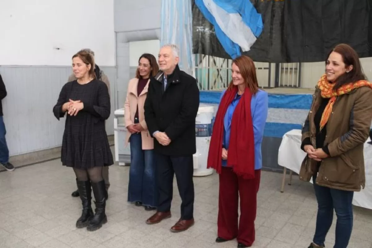 La Plata: Alak encabezó la entrega de equipamiento para mejorar el servicio alimentario en 23 escuelas y jardines