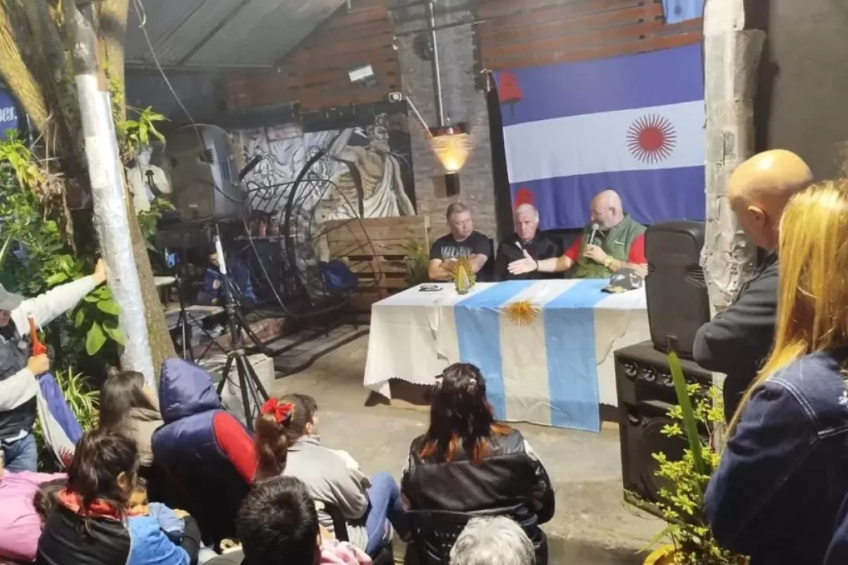 Santiago C&uacute;neo apur&oacute; a Kicillof y present&oacute; una Provincia con moneda propia y reelecciones indefinidas