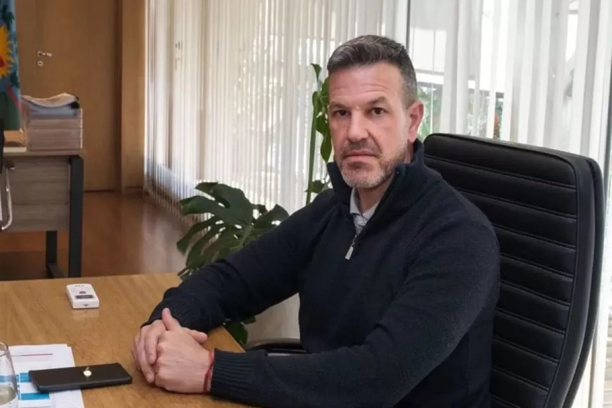 Roque P&eacute;rez: Sciaini defendi&oacute; el nombre de la terminal mientras aumentan los reclamos por tasas impagables