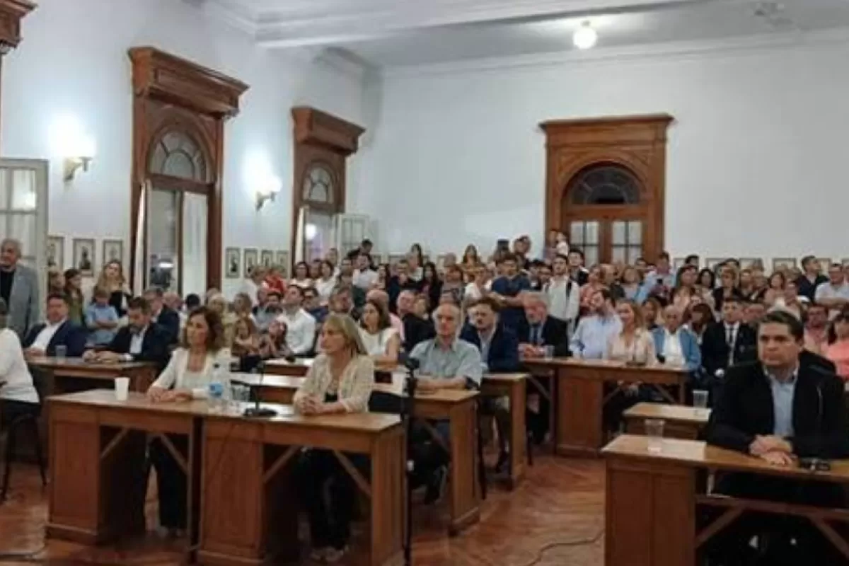 Un ex presidente de la Mariano Moreno hizo una presentaci&oacute;n en 9 de Julio porque apareci&oacute; en una imagen