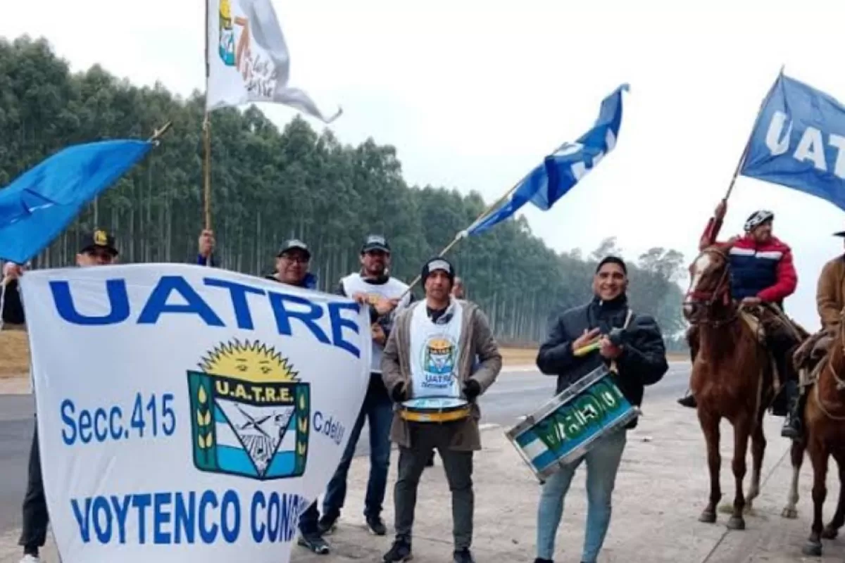 En plena pelea por los salarios, UATRE suma sospechas por su cercan&iacute;a con dirigentes de la Sociedad Rural