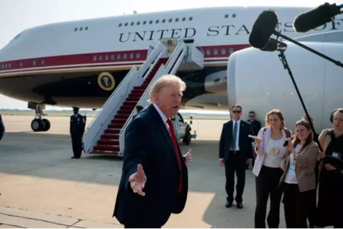 El nacionalista Trump estren&oacute; el nuevo Air Force One donado por Qatar y reaviv&oacute; el debate por el millonario regalo