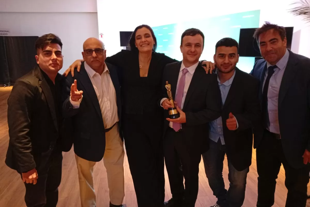 Real Politik fue premiado por su cobertura investigativa