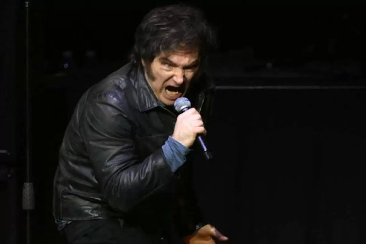 Un comentario de Milei en redes desató polémica al atacar la sátira que La Renga presentó en pleno festival