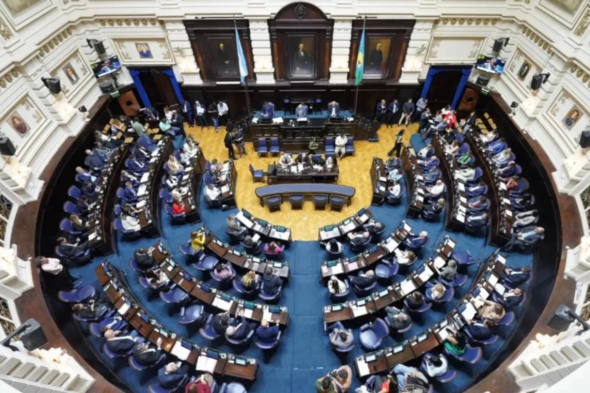 El silencio por Tolhuin se cruza con una millonaria operatoria de AUBASA que ahora piden investigar