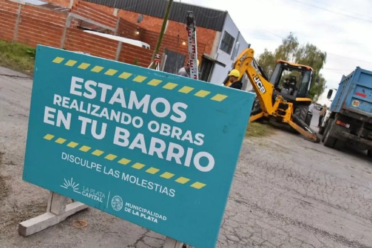 La Plata: Alak pone en marcha pavimentación, alumbrado y mejoras en Villa Castells
