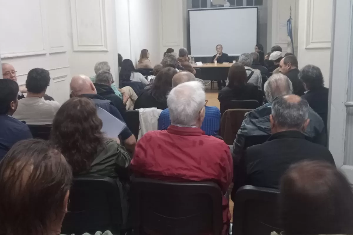 Federico Storani reunió a diversos sectores para actualizar “La Contradicción Fundamental” y relanzar la UCR desde CABA