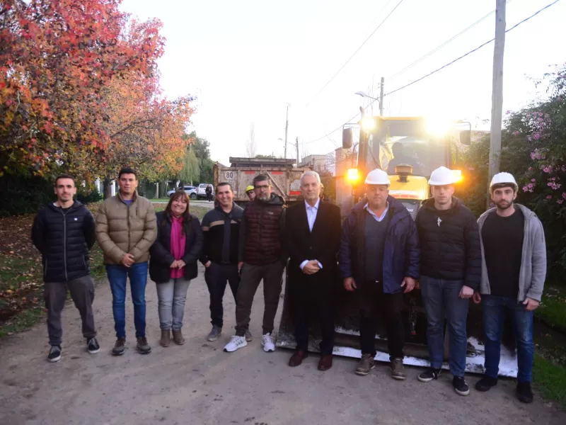 La Plata: con trabajos sobre calle 460, Alak inició el plan de obras públicas en City Bell