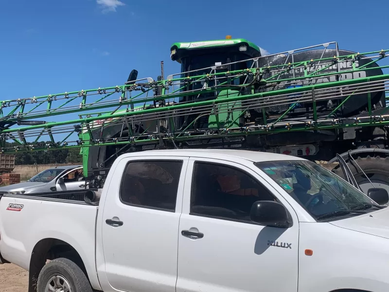 Una pesquisa judicial en Mar Chiquita descubri&oacute; maquinaria agr&iacute;cola oculta en un predio dedicado al desarme automotor