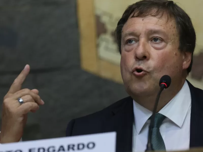 Weretilneck y Kicillof dejan sus peleas de lado mientras R&iacute;o Negro garantiza la operaci&oacute;n de INVAP