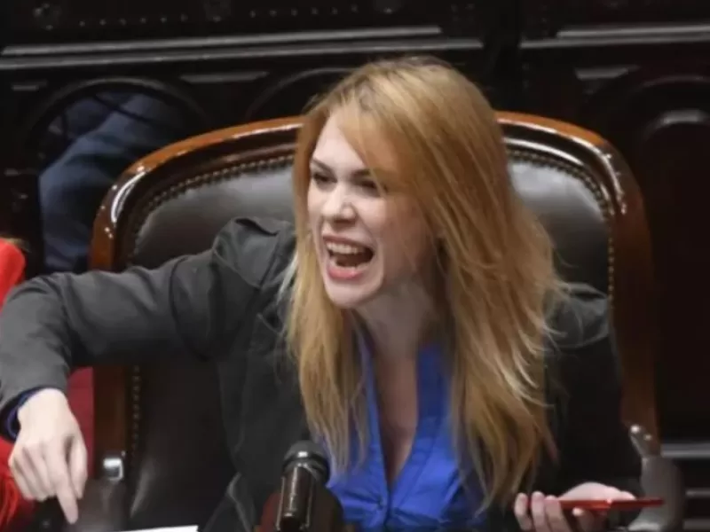 &iquest;De qu&eacute; sirve una diputada que solo sabe escupir y ser escupida?