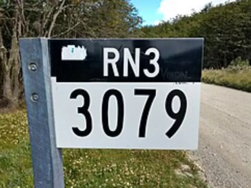 Un informe expone el desfasaje entre los 4,23 billones de pesos cobrados y los recursos que terminan en las rutas