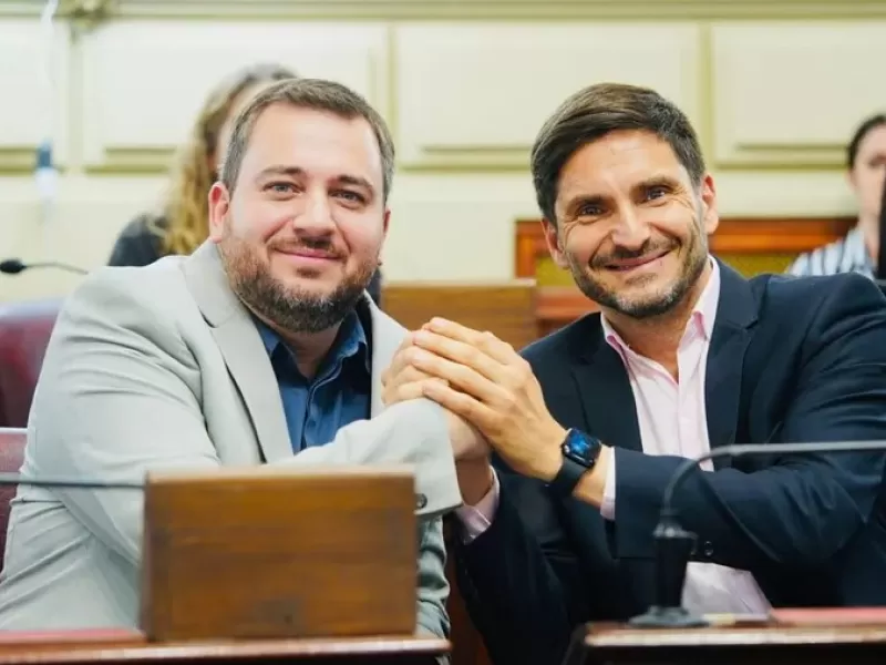 Denuncian en Santa Fe un esquema de desvío millonario que compromete a funcionarios cercanos al gobernador