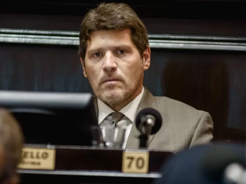 La Corte bonaerense analiza un recurso que enfrenta a referentes libertarios por un tributo municipal