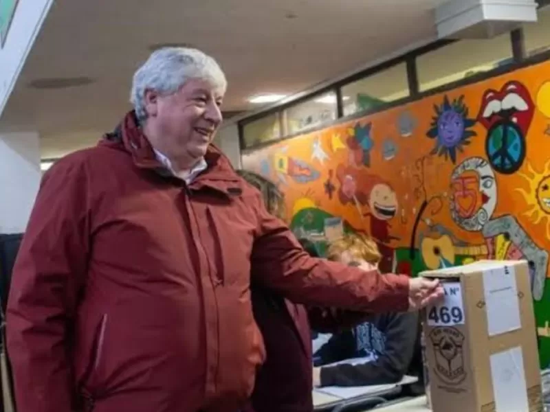 Walter Cort&eacute;s imagina un salto a R&iacute;o Negro y alimenta una carrera pol&iacute;tica pese a los problemas pendientes en Bariloche