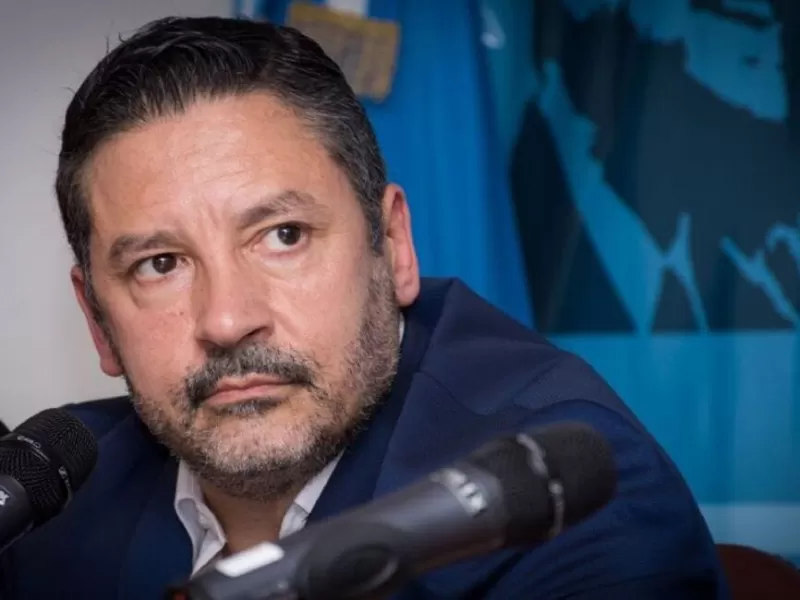 Merlo extiende su influencia sobre la UNO mientras denuncian desplazamientos y un progresivo vaciamiento institucional