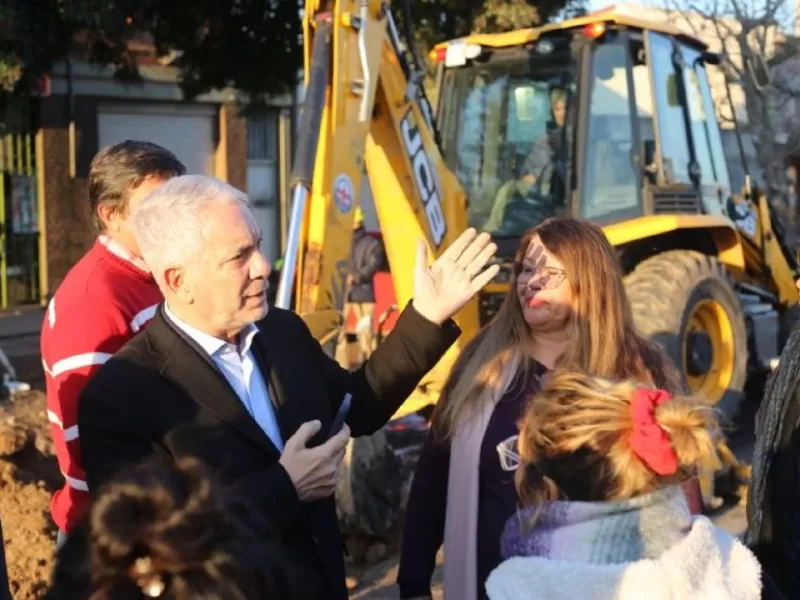 La Plata: con asfalto, iluminación e hidráulica, Alak inició obras estructurales en Olmos