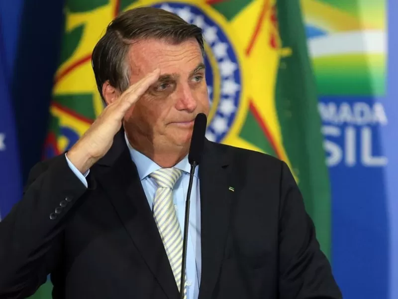 El nacionalista Bolsonaro reúne a miles en São Paulo y niega acusaciones de golpe de Estado