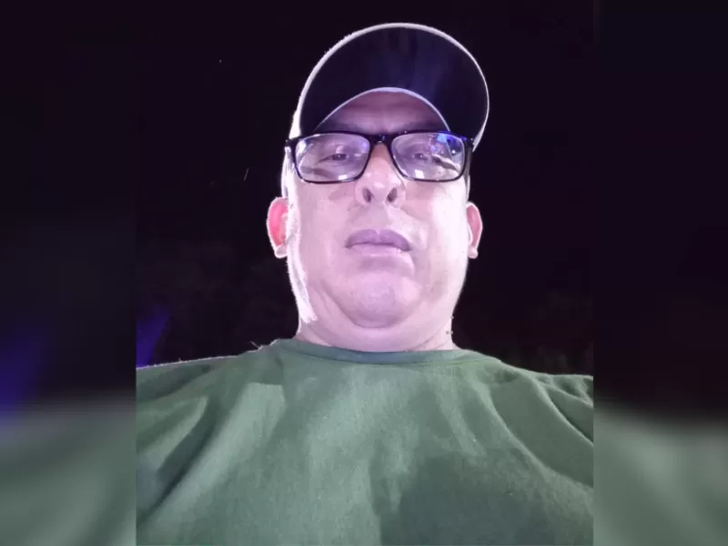 Javi Ag&uuml;ero apuesta a canciones picarescas y consolida una identidad reconocible