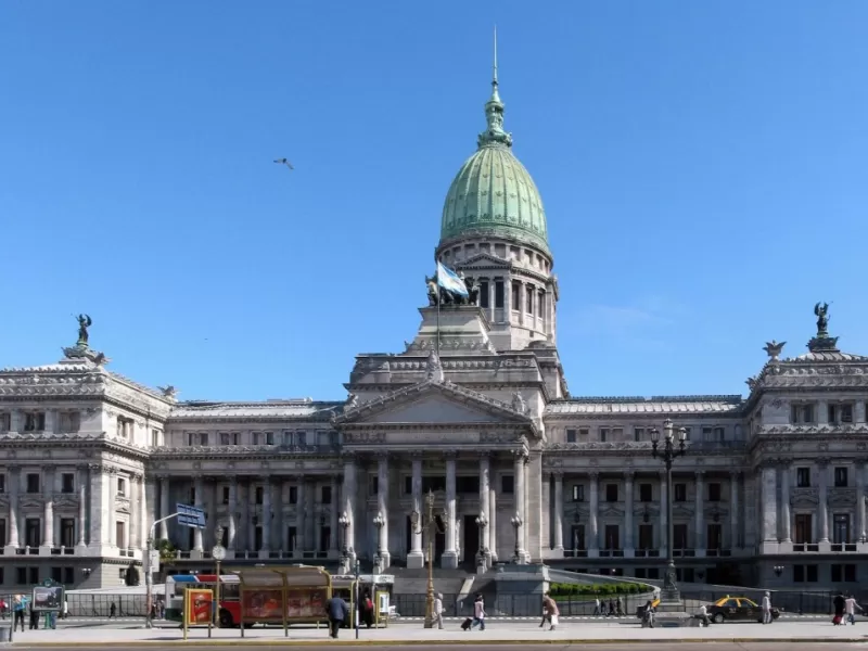 Sindicatos y ambientalistas marchar&aacute;n contra los cambios que ponen en riesgo el control del territorio argentino