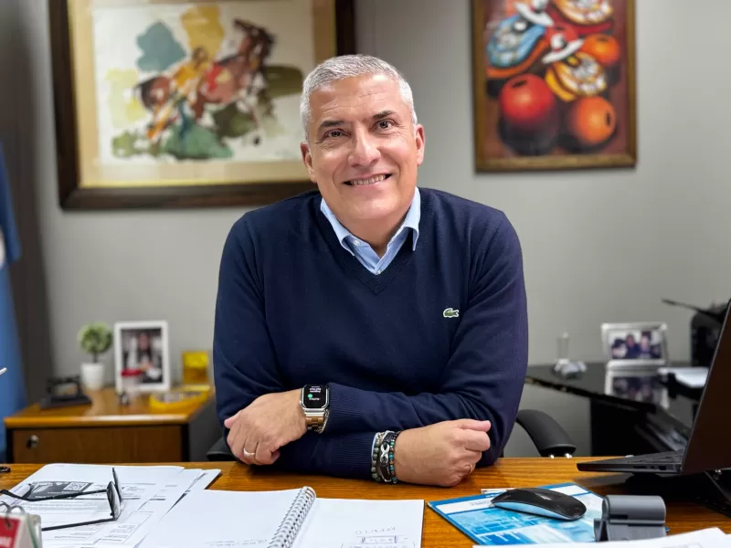 El apoyo de los distritos llev&oacute; a Claudio Cova a un in&eacute;dito tercer per&iacute;odo en FABA