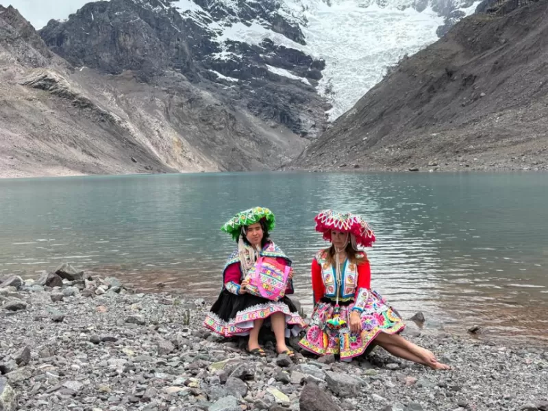 Impresionante producción de Neni Gibelli y Danna Pauccar Santos en el Nevado Auzangate
