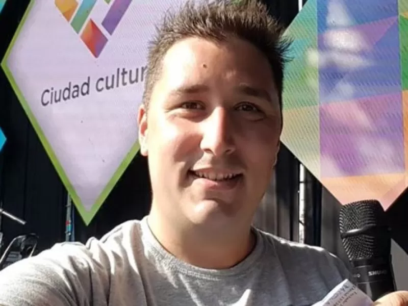 M&oacute;nica Belcastro sali&oacute; a respaldar a su hijo y asegur&oacute; que buscan &ldquo;ver destruido&rdquo; a Agust&iacute;n Raimondo