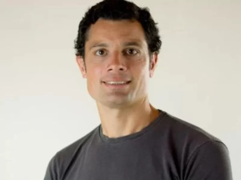 Una presentaci&oacute;n apunta contra General Rodr&iacute;guez por kits escolares con s&iacute;mbolos pol&iacute;ticos