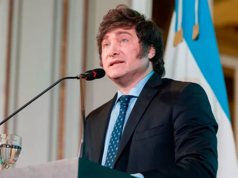 Milei suspende un “anuncio bomba” por miedo al kirchnerismo mientras la economía se derrumba