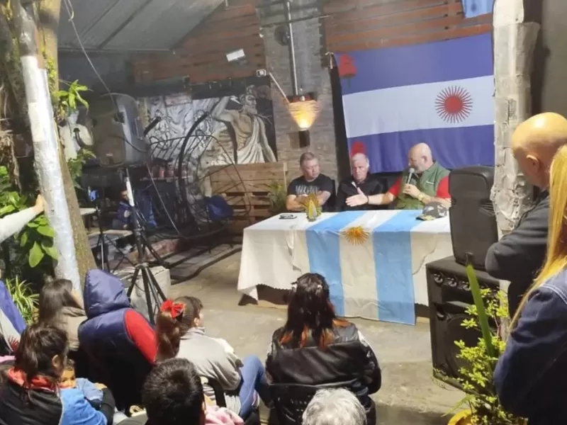 Santiago C&uacute;neo apur&oacute; a Kicillof y present&oacute; una Provincia con moneda propia y reelecciones indefinidas
