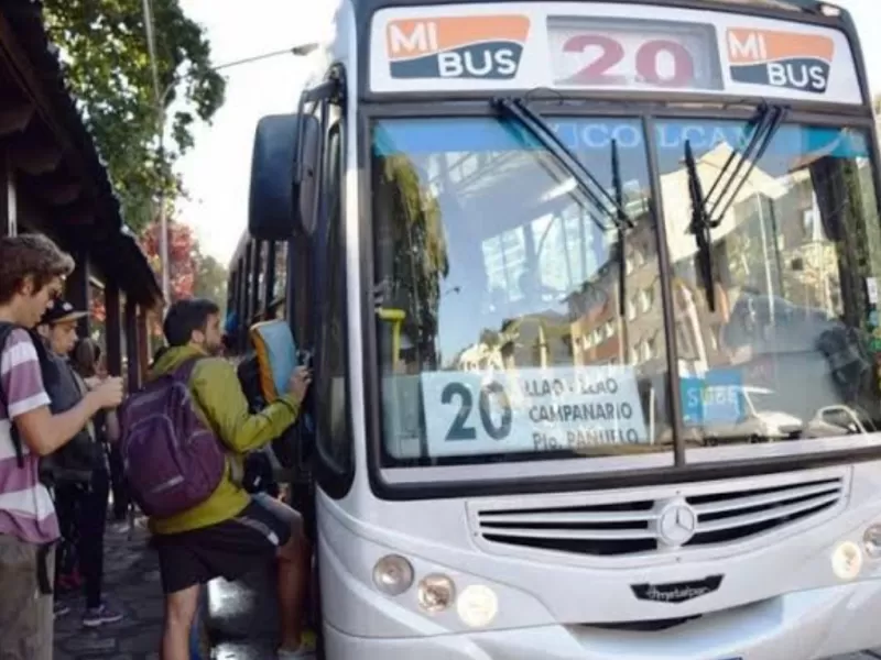 Rio Negro: Cort&eacute;s abre la billetera y Mi Bus ya recibi&oacute; casi 2 mil millones en 2026