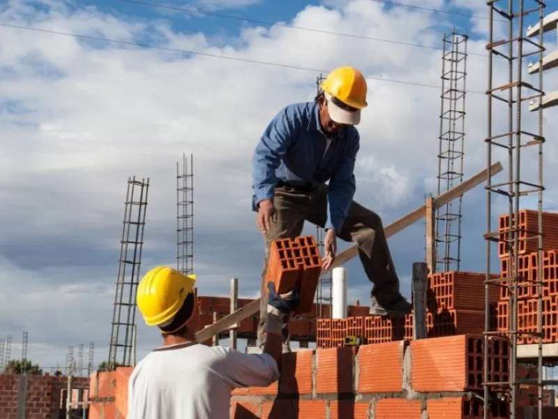 El sistema formal perdi&oacute; m&aacute;s de 290 mil trabajadores y registr&oacute; un retroceso sostenido de compa&ntilde;&iacute;as activas desde noviembre de 2023