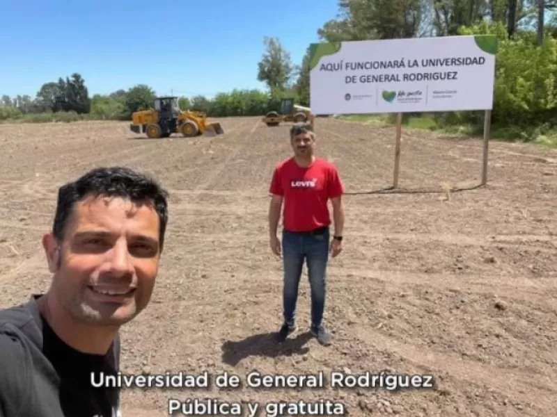 La universidad de General Rodr&iacute;guez "qued&oacute; en un expediente", denunci&oacute; Miguel Puentes contra Mauro Garc&iacute;a