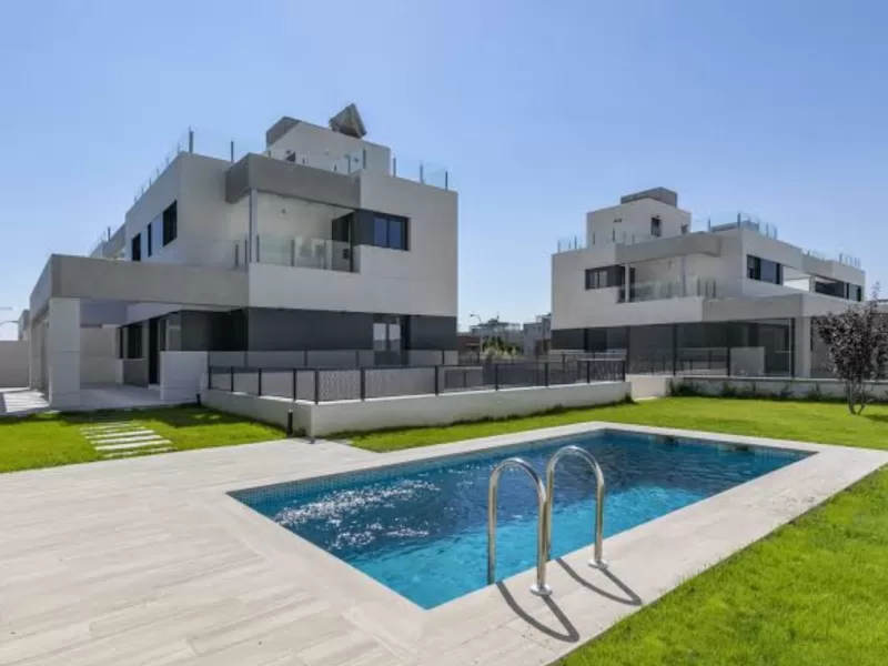 Quieren frenar las compras masivas de casas con topes estrictos y multas de hasta el 50% del valor de los activos